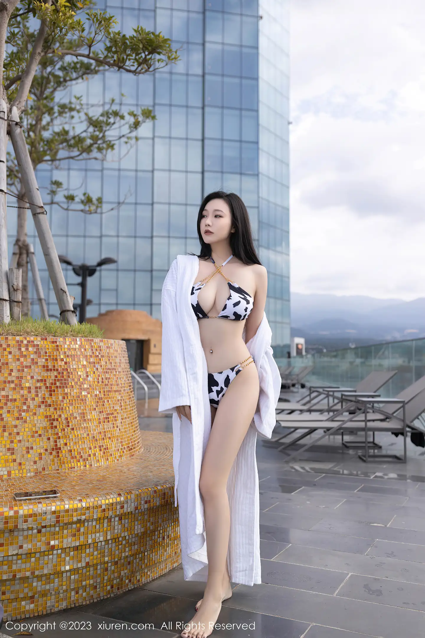 图片[4]-[XiuRen秀人网]VOL.7589 模特安然anran私房浴室性感奶牛比基尼半脱秀惹火身材诱惑写真80P-秀人网官方网站